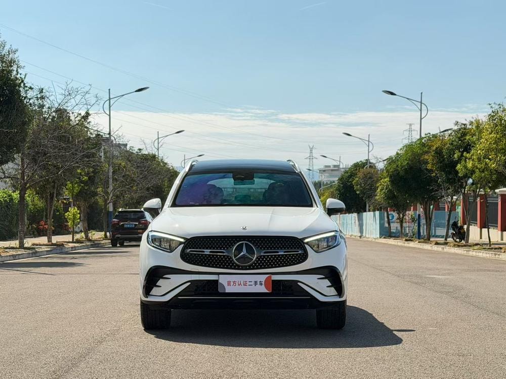 Mercedes-Benz GLC 2023 — фото автомобиля