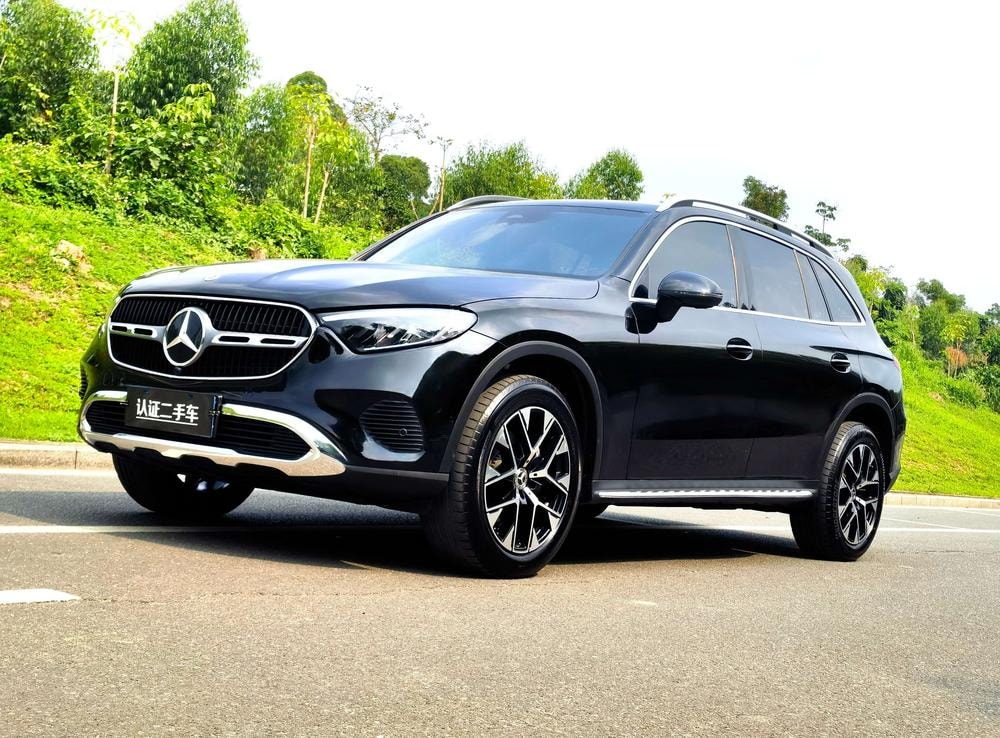 Mercedes-Benz GLC 2023 — фото автомобиля 1