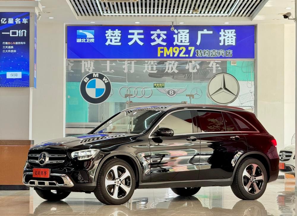 Mercedes-Benz GLC 2021 — фото автомобиля