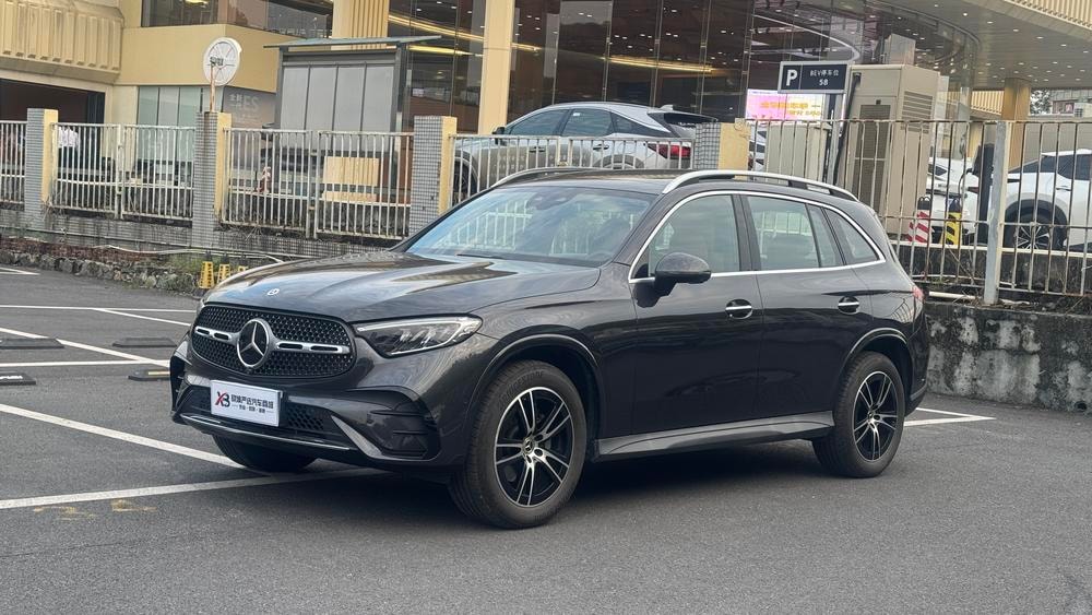 Mercedes-Benz GLC 2025 — фото автомобиля