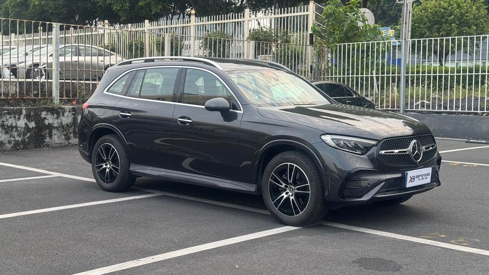 Mercedes-Benz GLC 2025 — фото автомобиля 1