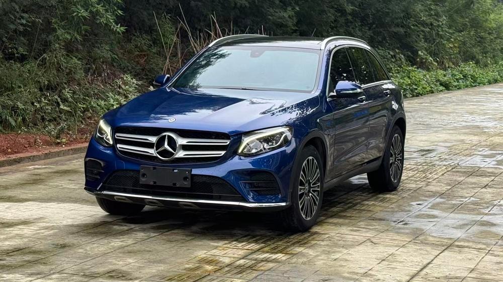 Mercedes-Benz GLC 2018 — фото автомобиля