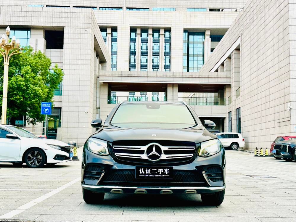 Mercedes-Benz GLC 2018 — фото автомобиля