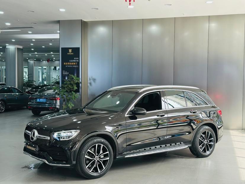 Mercedes-Benz GLC 2021 — фото автомобиля