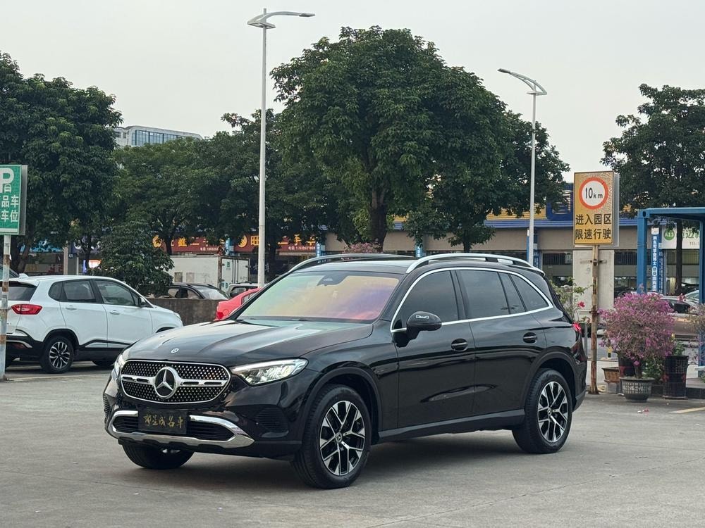 Mercedes-Benz GLC 2026 — фото автомобиля