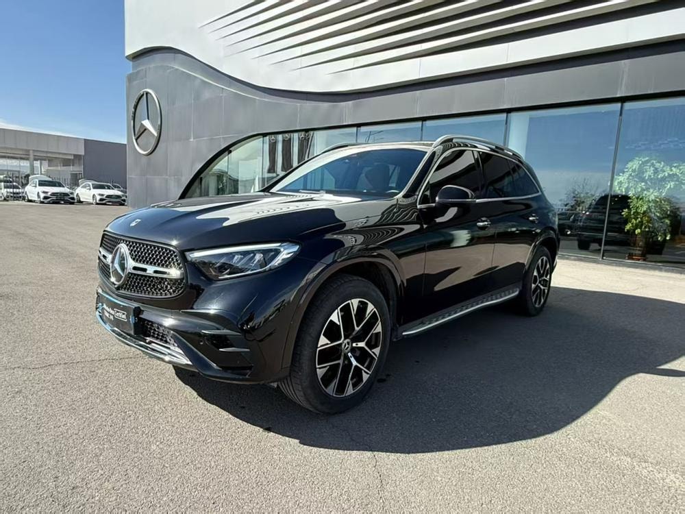 Mercedes-Benz GLC 2023 — фото автомобиля