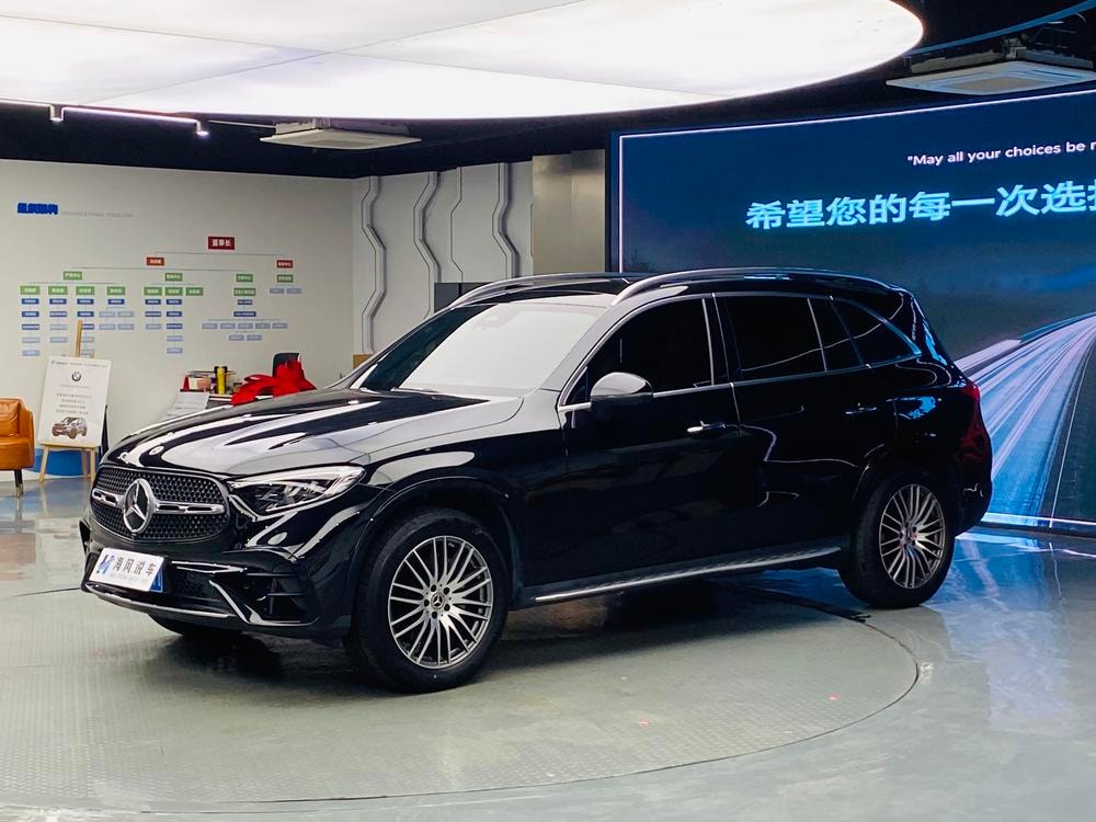 Mercedes-Benz GLC 2024 — фото автомобиля