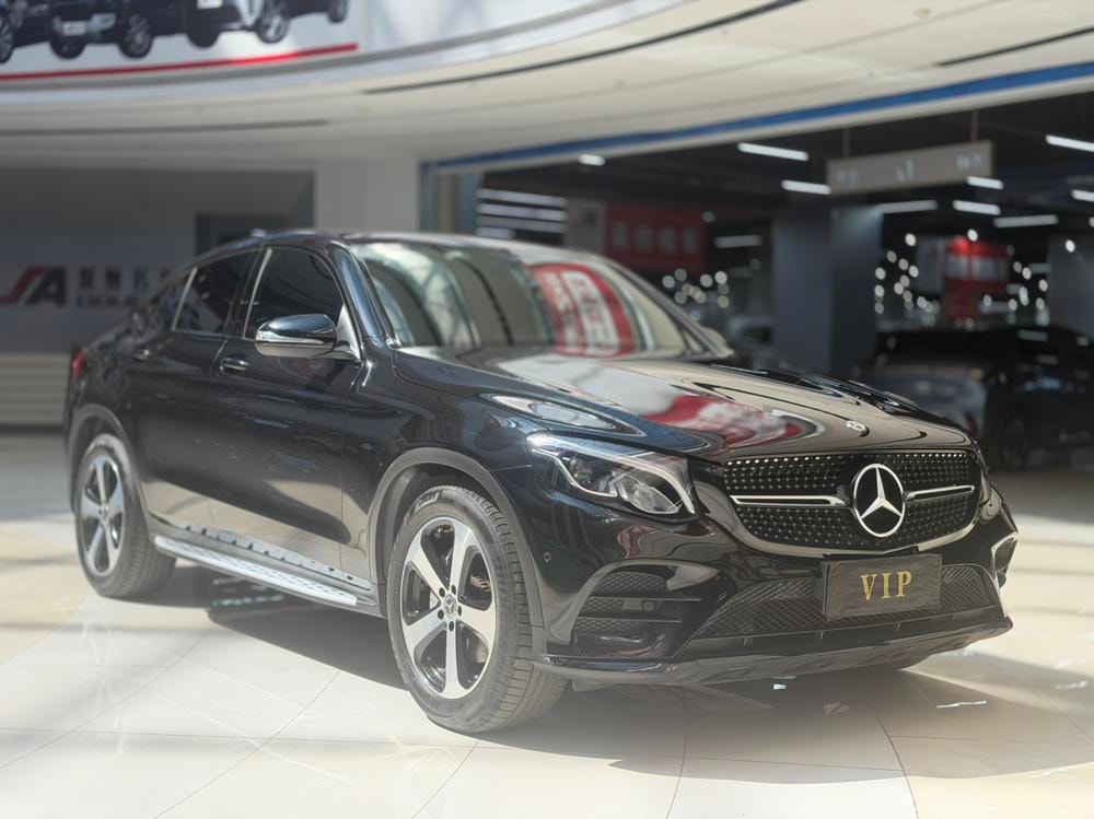 Mercedes-Benz GLC Coupe 2017 — фото автомобиля