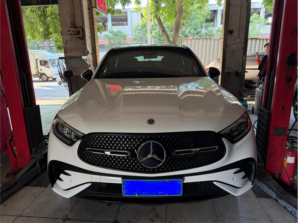 Mercedes-Benz GLC Coupe 2024 — фото автомобиля