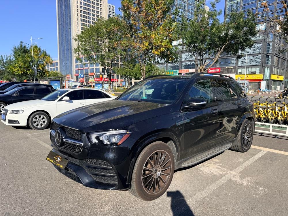 Mercedes-Benz GLE 2020 — фото автомобиля