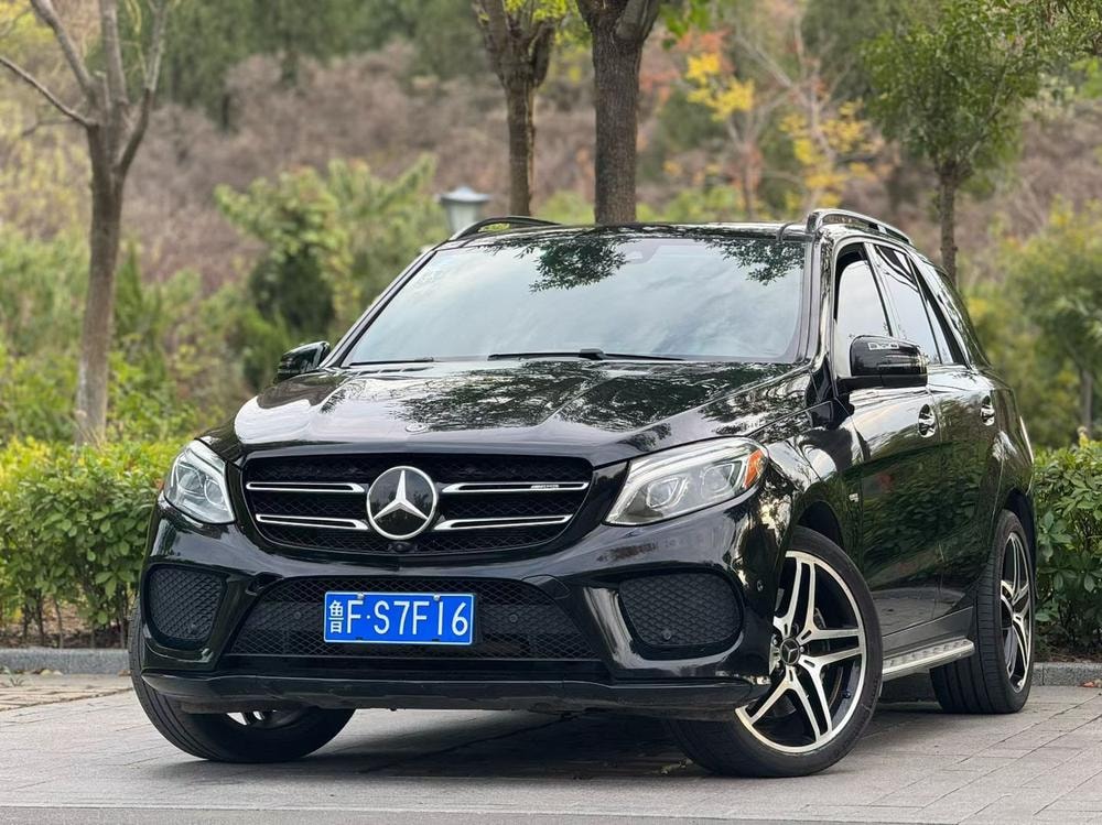 Mercedes-Benz GLE AMG 2017 — фото автомобиля