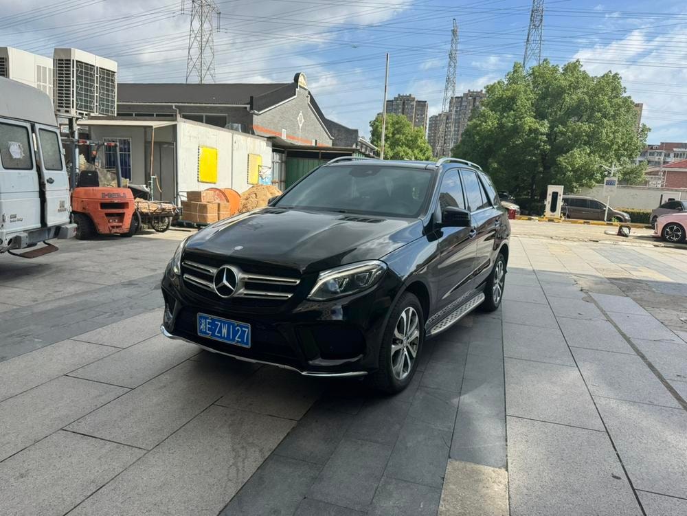 Mercedes-Benz GLE (Import) 2015 — фото автомобиля 1