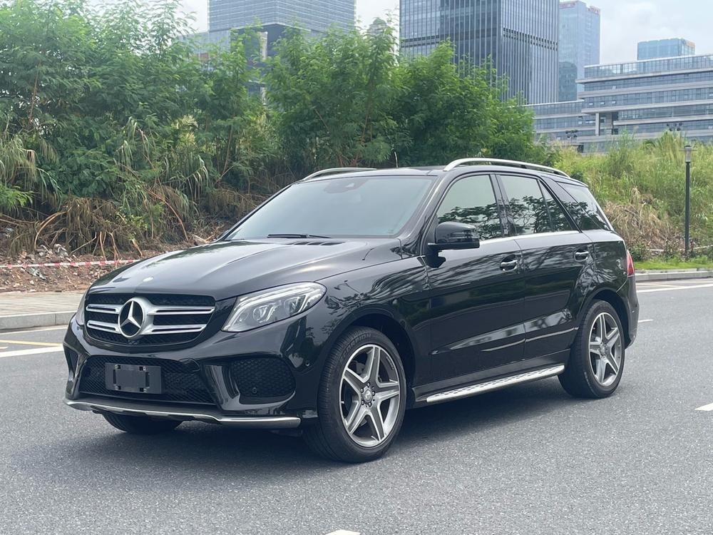 Mercedes-Benz GLE (Import) 2015 — фото автомобиля
