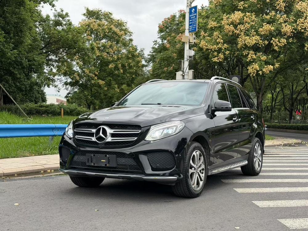 Mercedes-Benz GLE (Import) 2017 — фото автомобиля 1