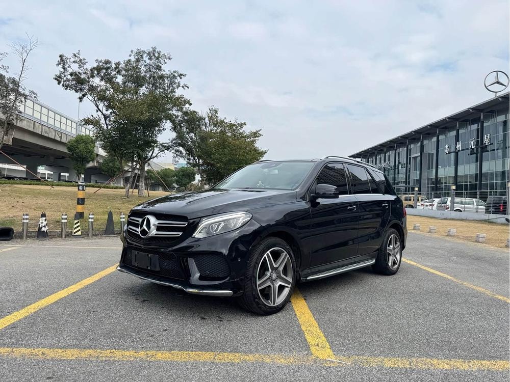Mercedes-Benz GLE (Import) 2016 — фото автомобиля 1