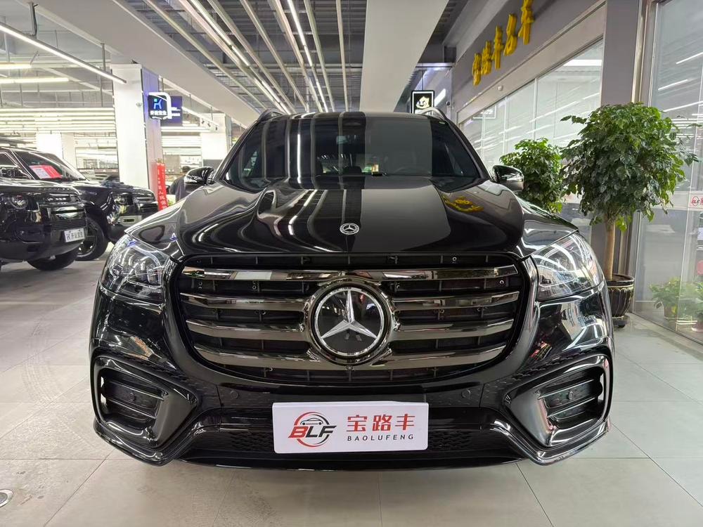 Mercedes-Benz GLS 2024 — фото автомобиля