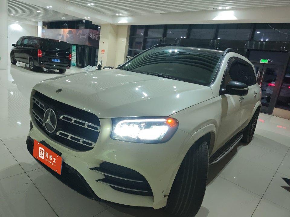 Mercedes-Benz GLS 2022 — фото автомобиля
