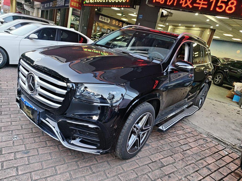 Mercedes-Benz GLS 2025 — фото автомобиля 1