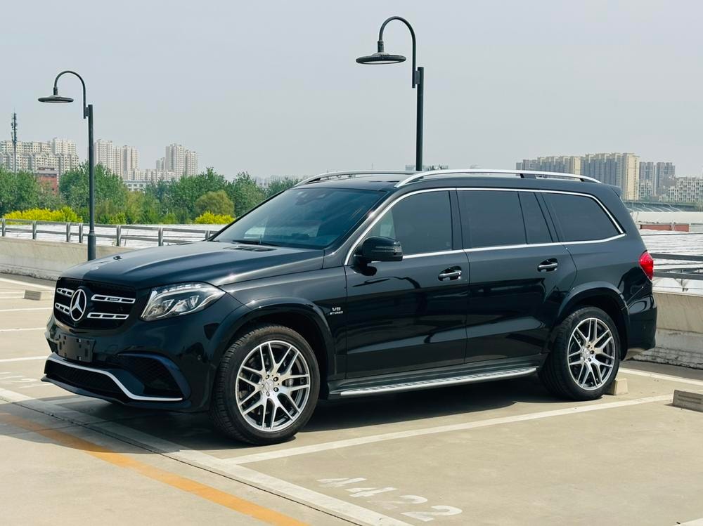Mercedes-Benz GLS AMG 2016 — фото автомобиля