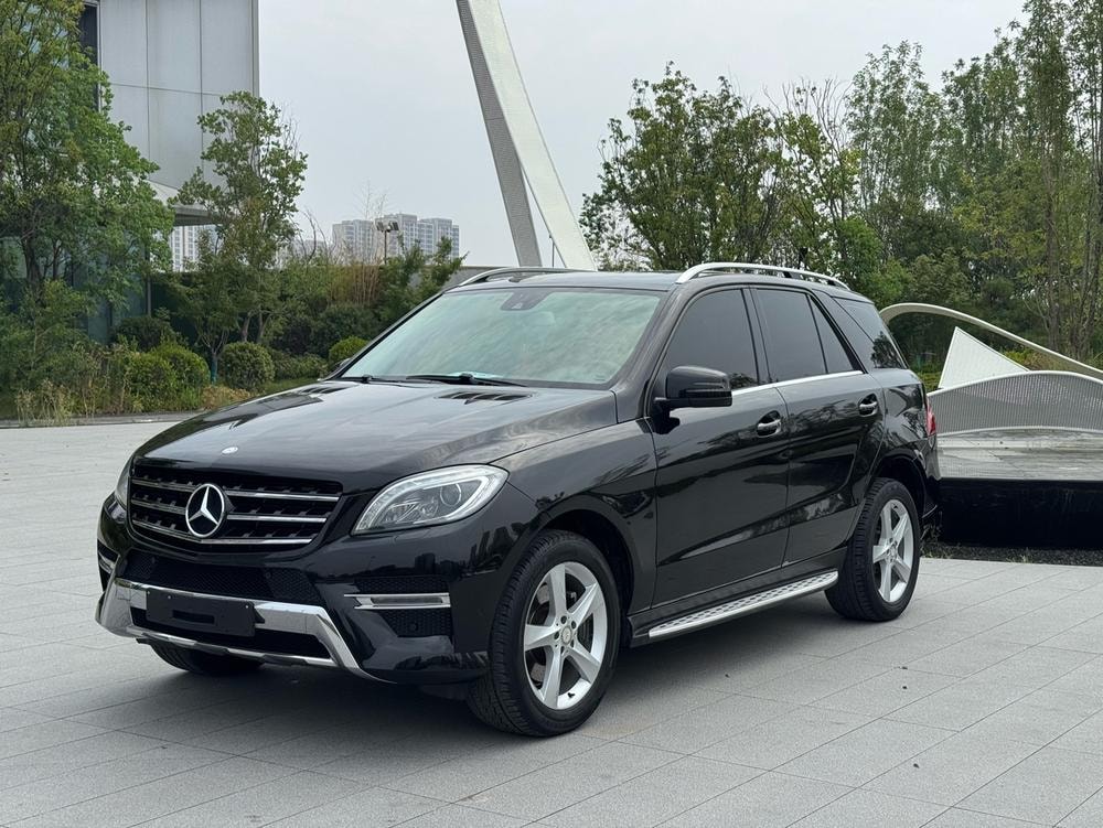 Mercedes-Benz M-Class 2014 — фото автомобиля