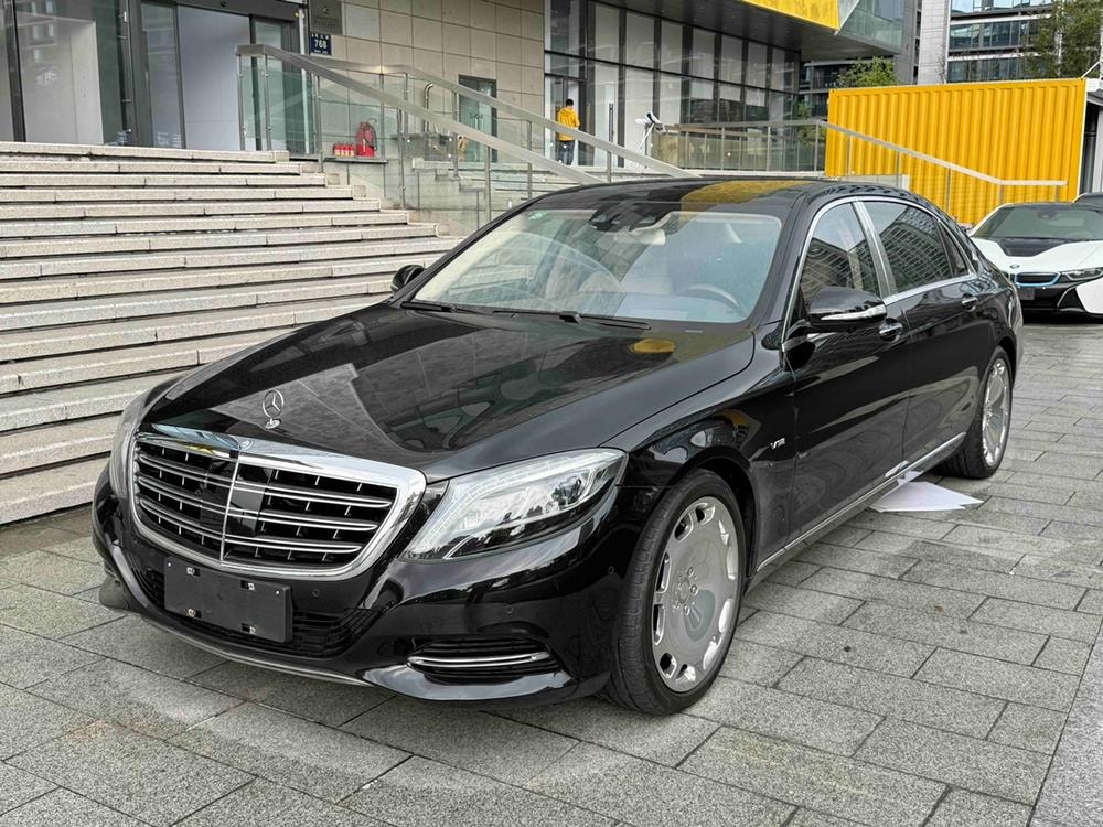 Mercedes-Benz Maybach S-Class 2015 — фото автомобиля