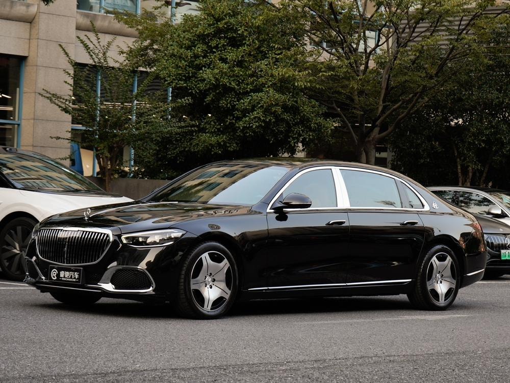 Mercedes-Benz Maybach S-Class 2023 — фото автомобиля