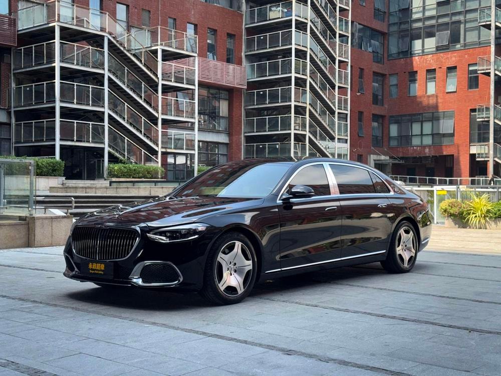 Mercedes-Benz Maybach S-Class 2023 — фото автомобиля