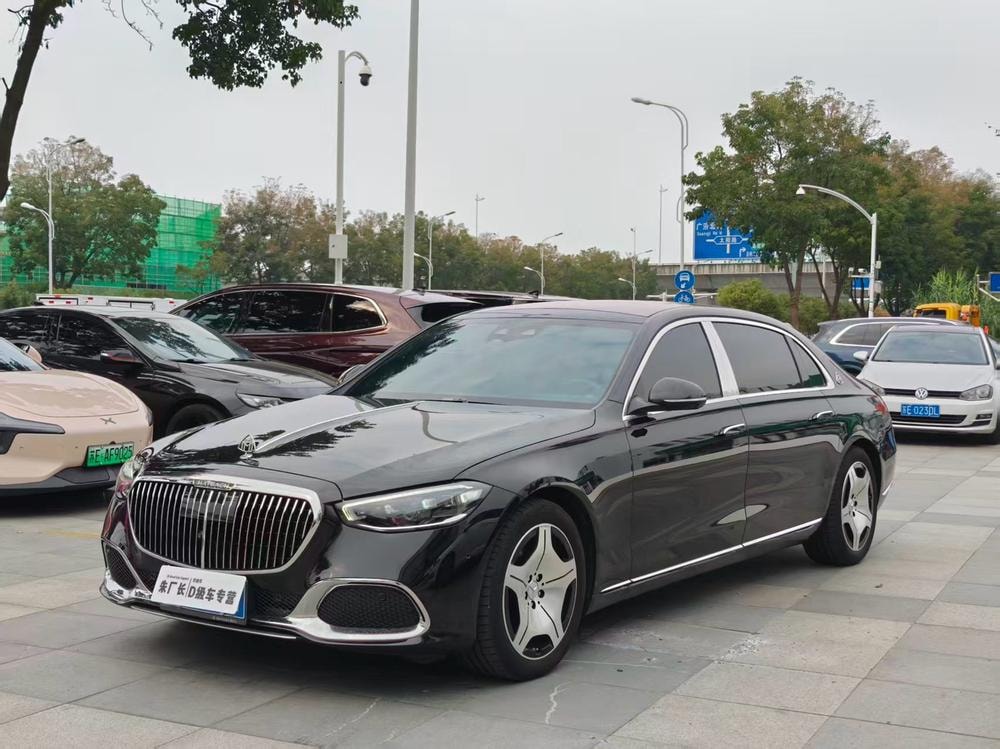 Mercedes-Benz Maybach S-Class 2026 — фото автомобиля 1