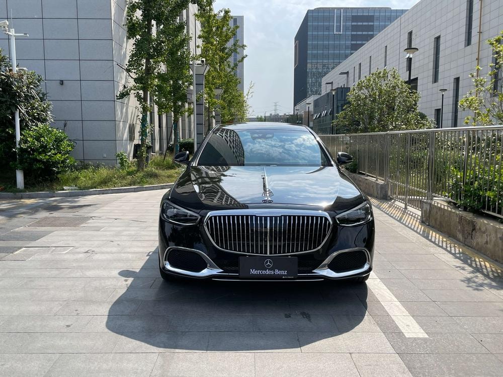 Mercedes-Benz Maybach S-Class 2024 — фото автомобиля