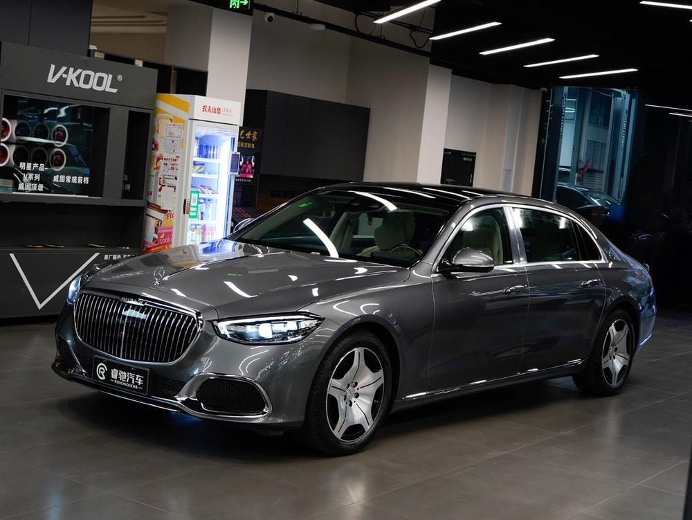Mercedes-Benz Maybach S-Class 2023 — фото автомобиля