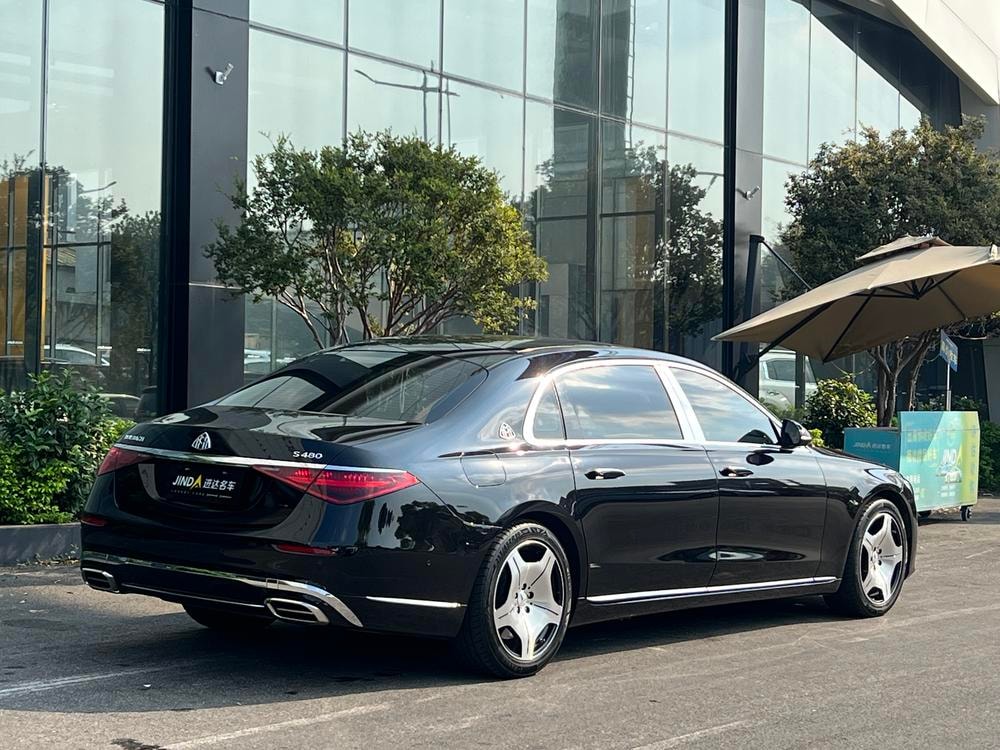 Mercedes-Benz Maybach S-Class 2021 — фото автомобиля