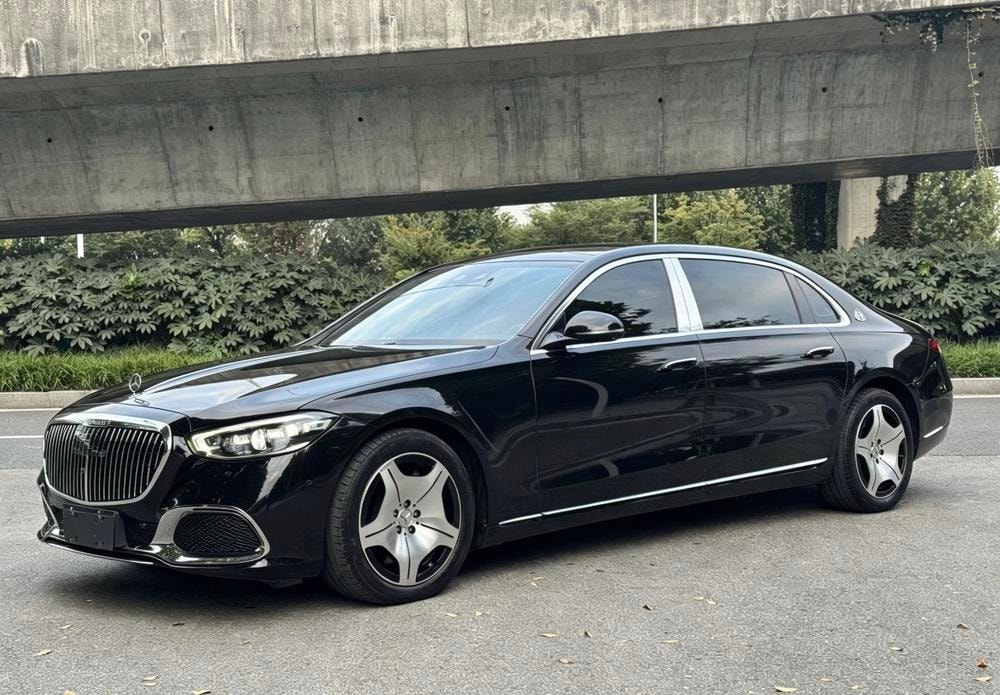Mercedes-Benz Maybach S-Class 2021 — фото автомобиля