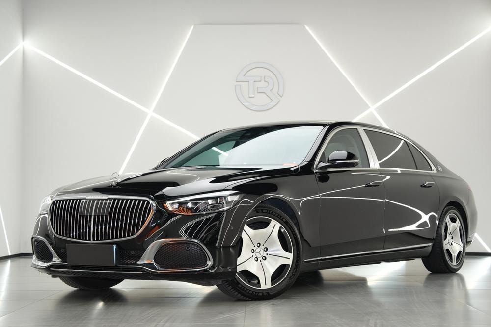 Mercedes-Benz Maybach S-Class 2023 — фото автомобиля