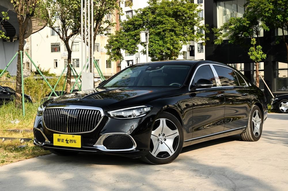 Mercedes-Benz Maybach S-Class 2025 — фото автомобиля