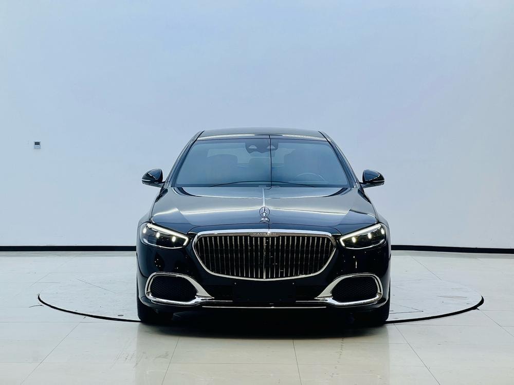 Mercedes-Benz Maybach S-Class 2025 — фото автомобиля 1