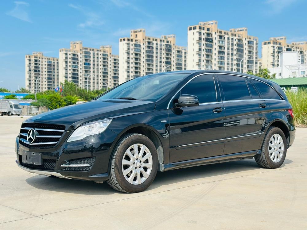 Mercedes-Benz R-Class 2017 — фото автомобиля