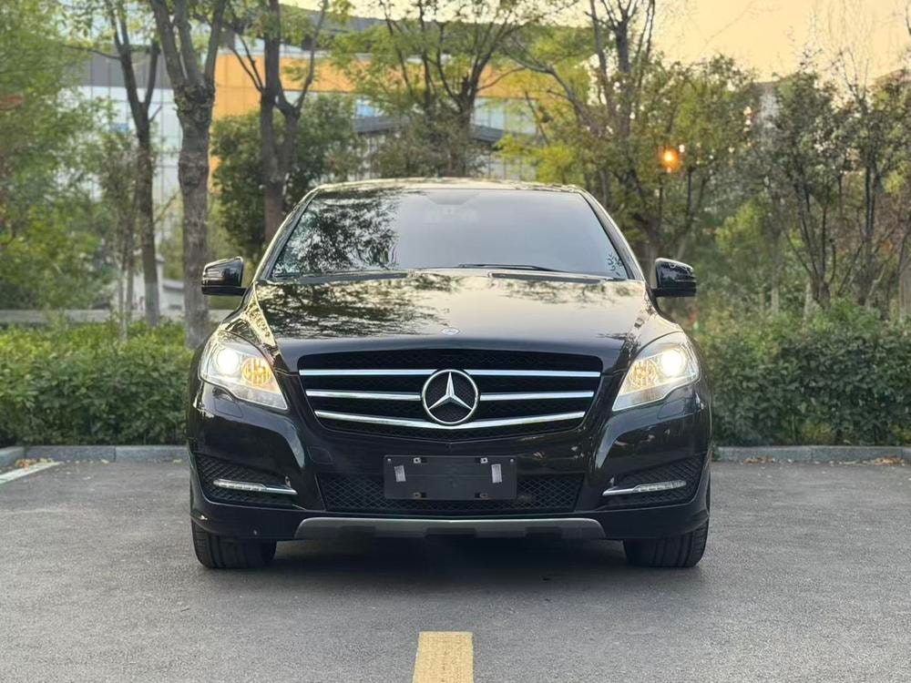 Mercedes-Benz R-Class 2017 — фото автомобиля