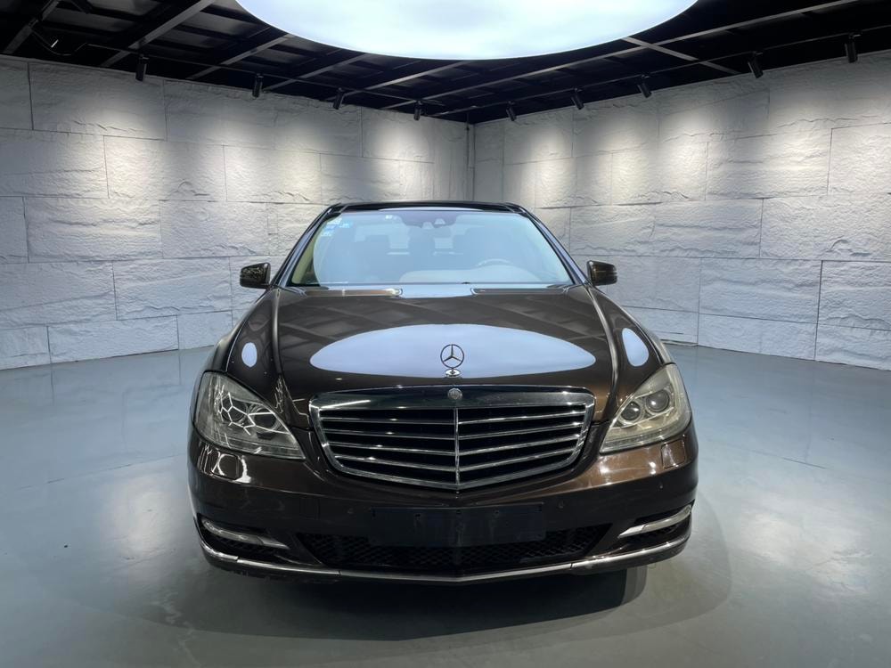 Mercedes-Benz S-Class 2010 — фото автомобиля