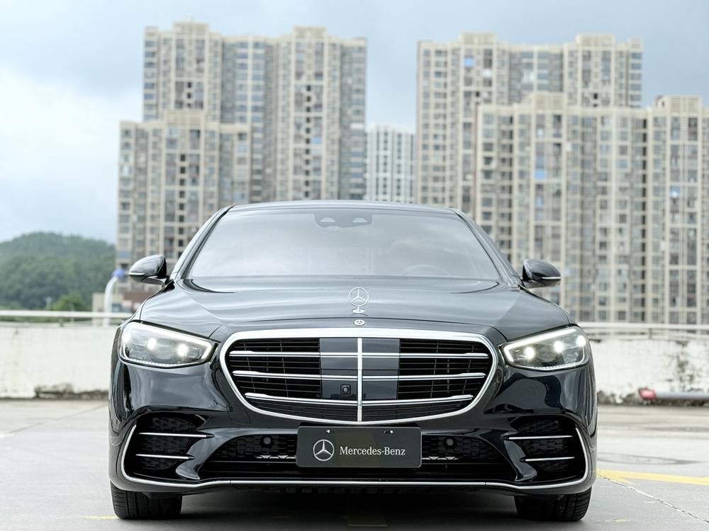 Mercedes-Benz S-Class 2022 — фото автомобиля