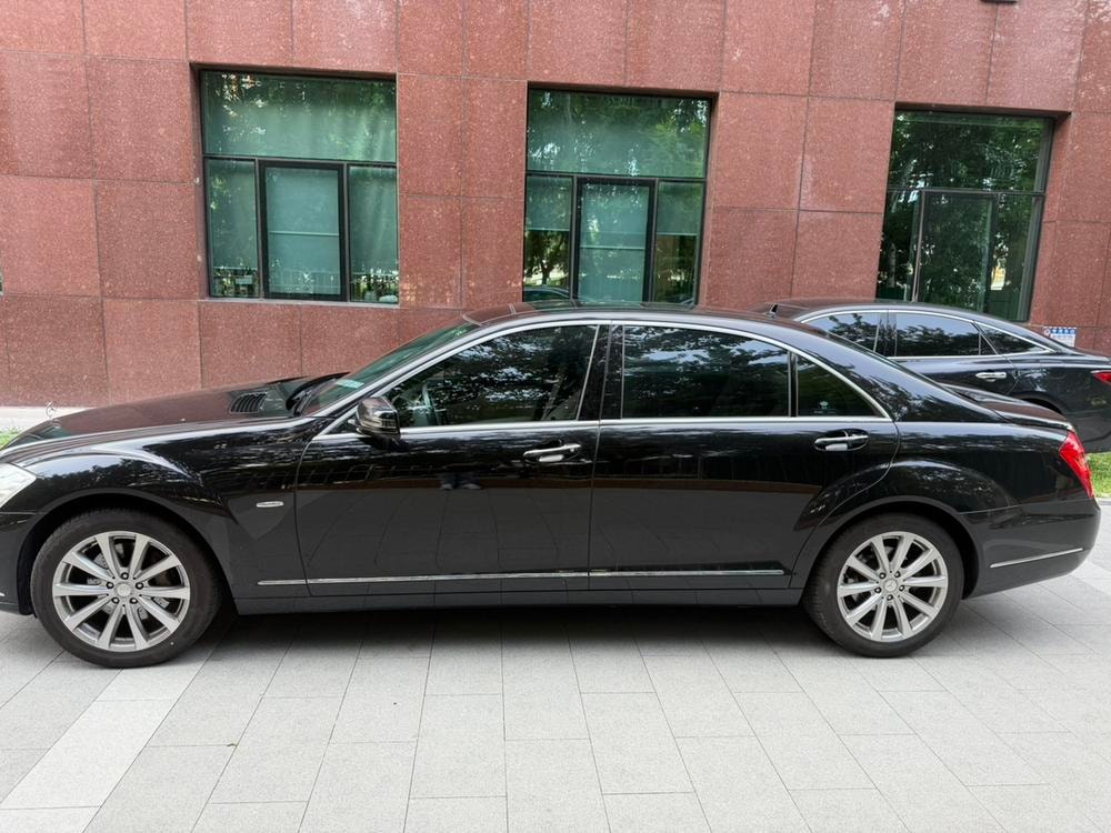 Mercedes-Benz S-Class 2012 — фото автомобиля