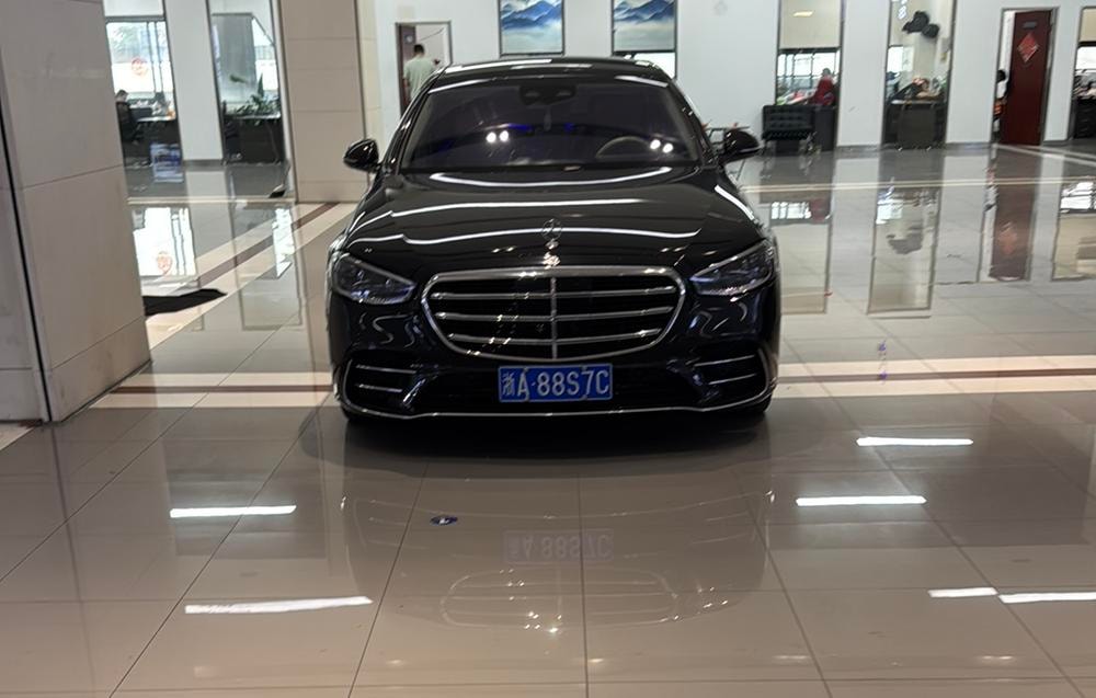 Mercedes-Benz S-Class 2022 — фото автомобиля