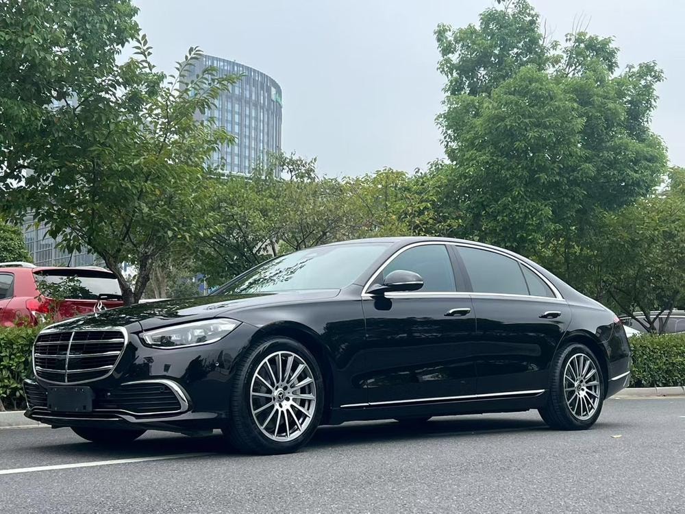 Mercedes-Benz S-Class 2024 — фото автомобиля