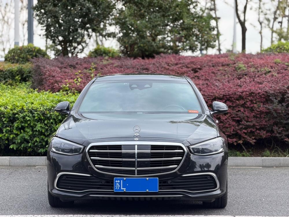 Mercedes-Benz S-Class 2022 — фото автомобиля