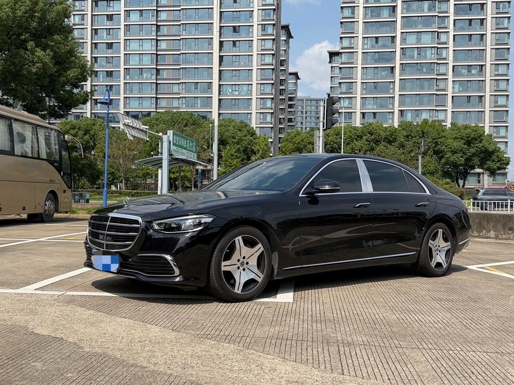 Mercedes-Benz S-Class 2023 — фото автомобиля