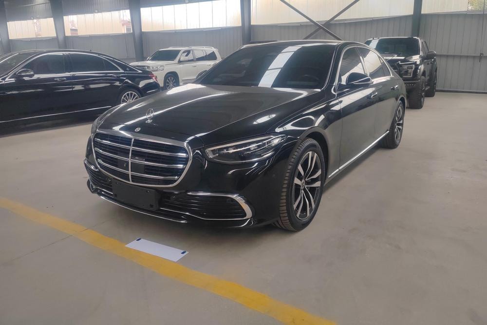 Mercedes-Benz S-Class 2023 — фото автомобиля