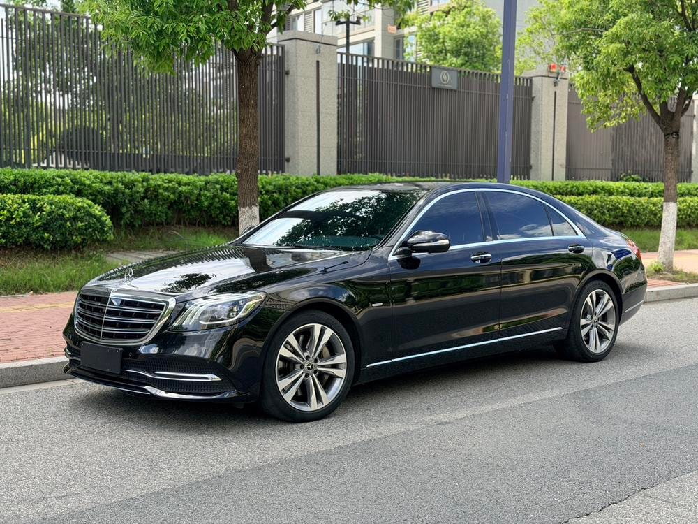 Mercedes-Benz S-Class 2020 — фото автомобиля