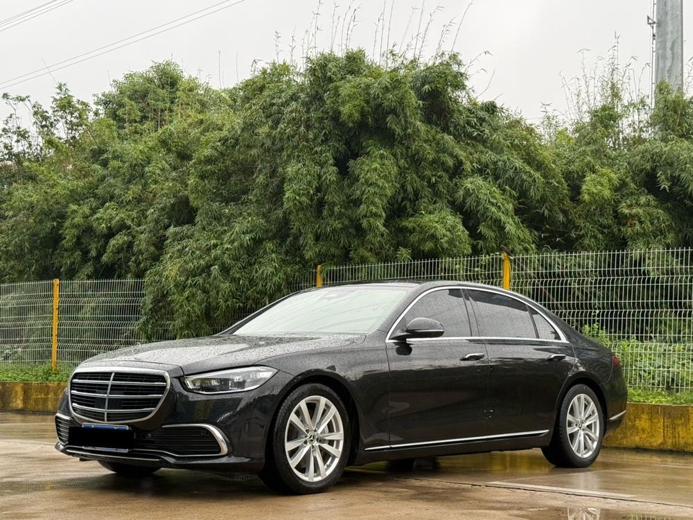 Mercedes-Benz S-Class 2022 — фото автомобиля