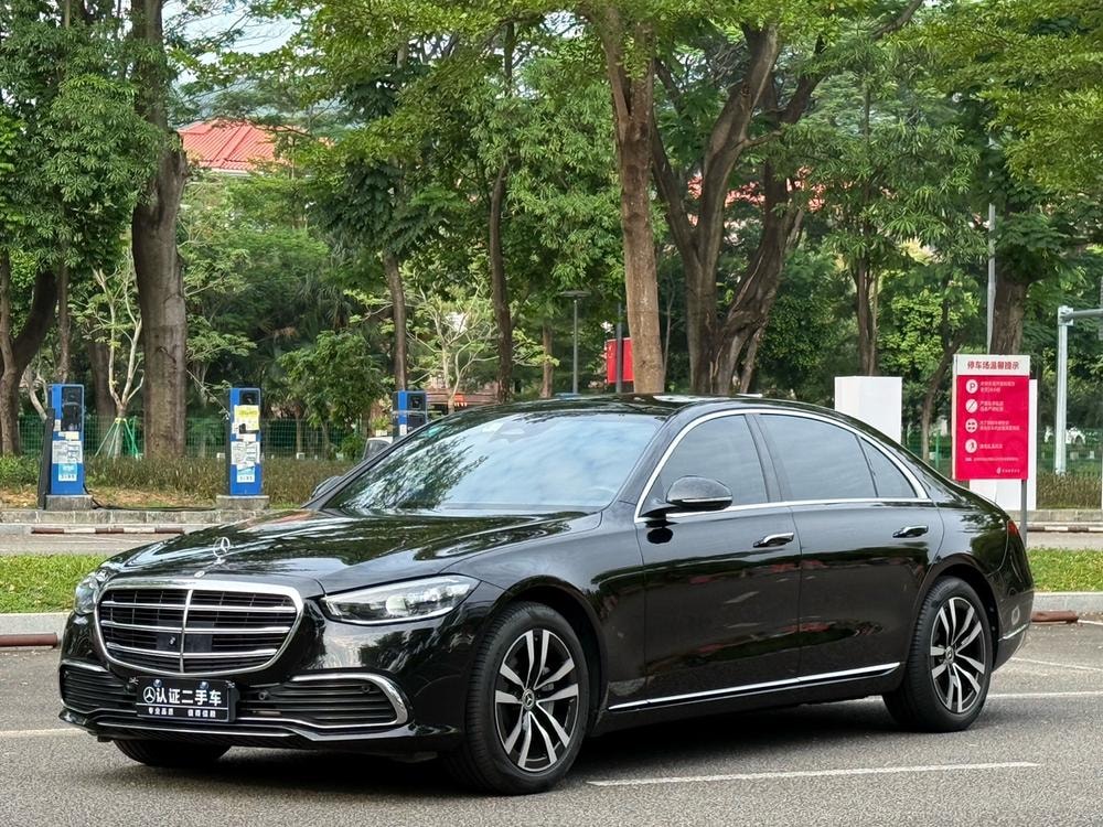 Mercedes-Benz S-Class 2022 — фото автомобиля