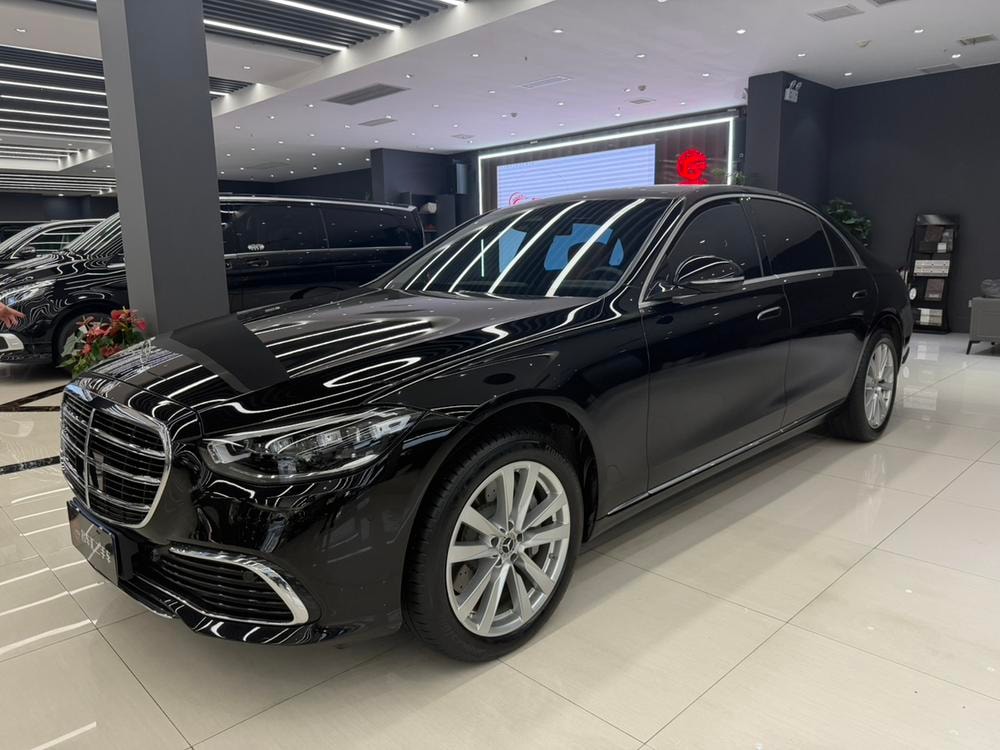 Mercedes-Benz S-Class 2022 — фото автомобиля
