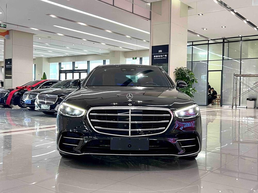 Mercedes-Benz S-Class 2022 — фото автомобиля